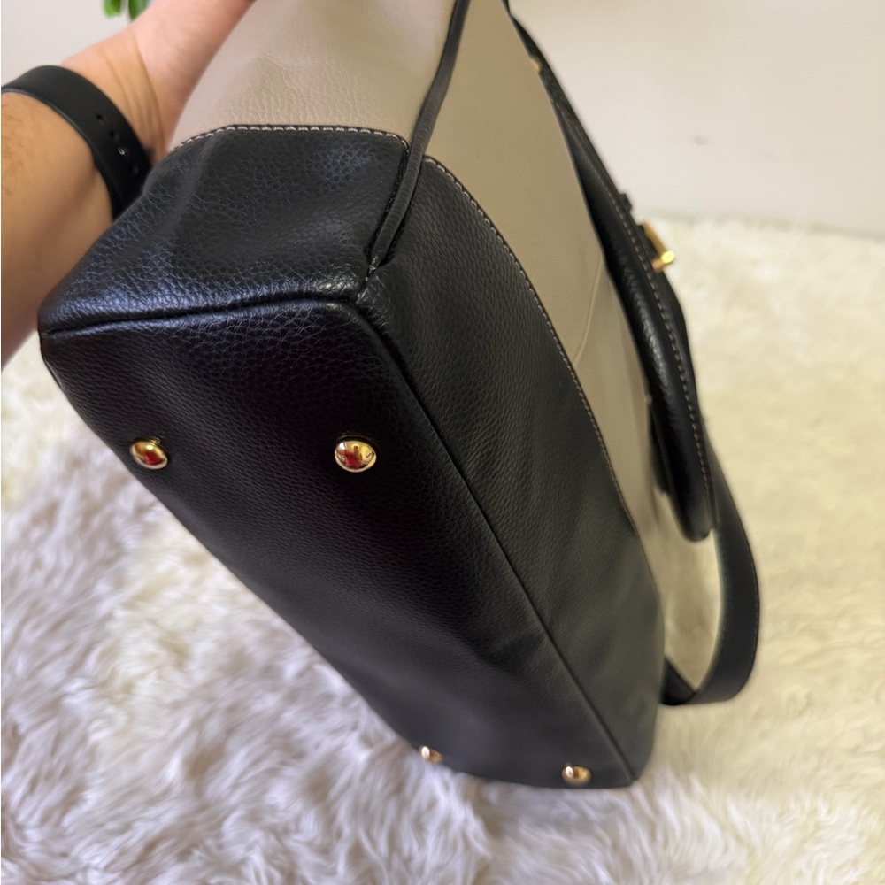 Tignanello Black and Tan Tote Bag - Picture 6 of 16